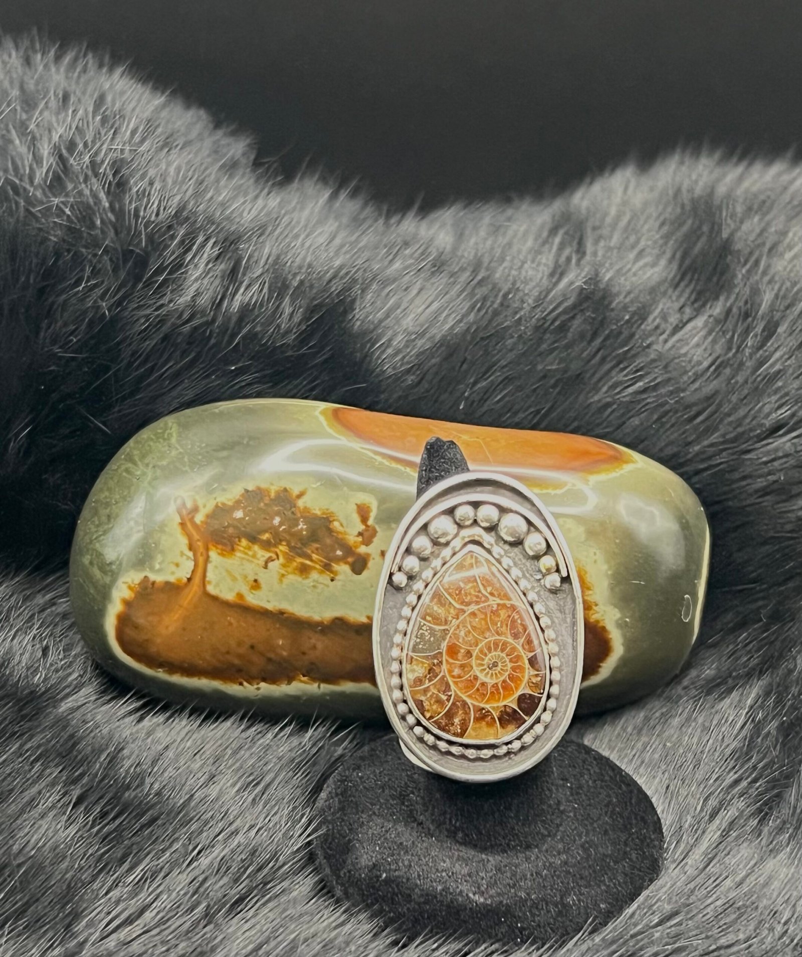 Amazing Ammonite 925 Sterling Silver Ring -Navajo made Jewelry - Image 2