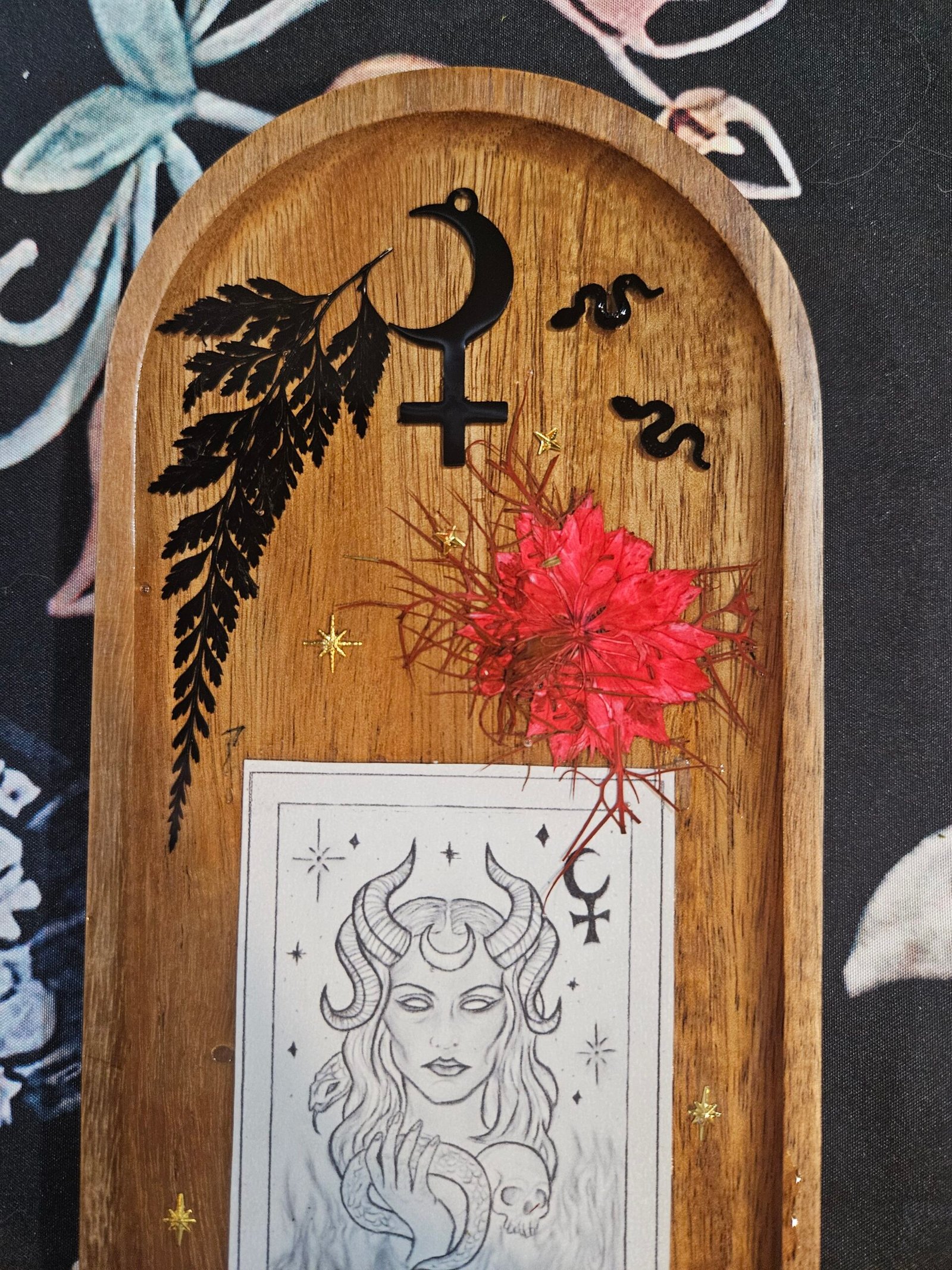 Lilith Offering Tray, 11 inch - Image 6