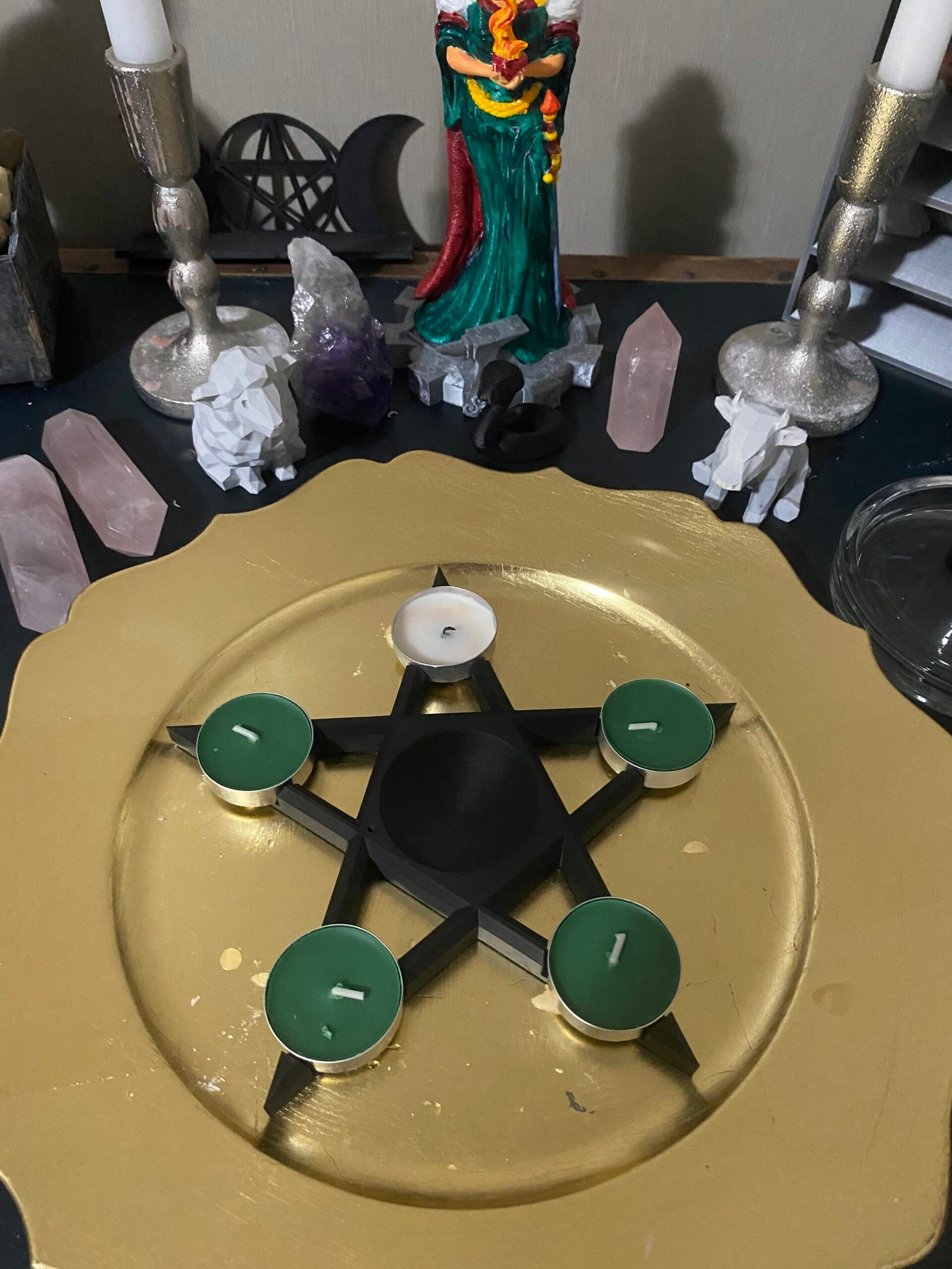 Star shaped tea light and insect holder